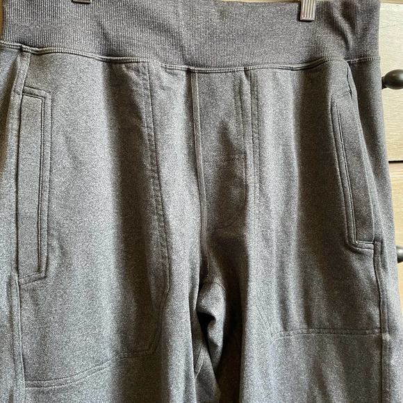 Lululemon Charcoal Gray Red Luon Smash Pants - Picture 4 of 6